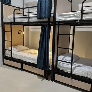 https://ragamuffin-hostel-coffee-bar.hotelsochorios.net